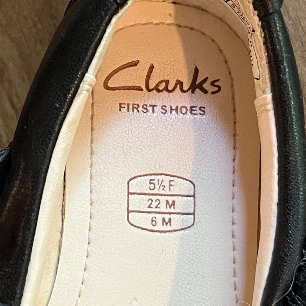 Clark’s Black Leather Mary Jane Bow Shoes Baby Toddler Girl Size 6